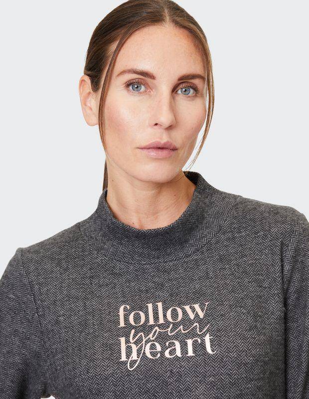 Joy Sportswear Sweatshirt GLORIA Sweatshirt aus softem Jacquardstrick Fabrikverkauf