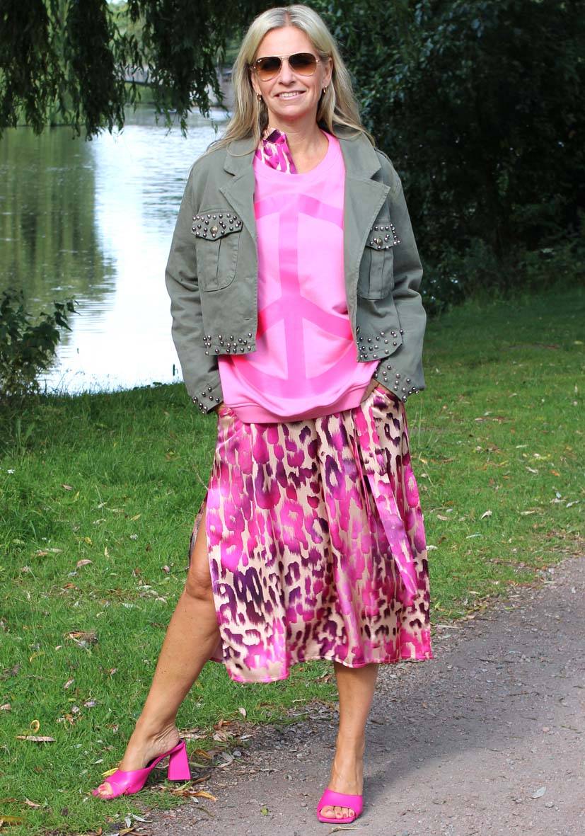 Miss Goodlife Dress Pink Leo Midi Limitierter Zeitrabatt