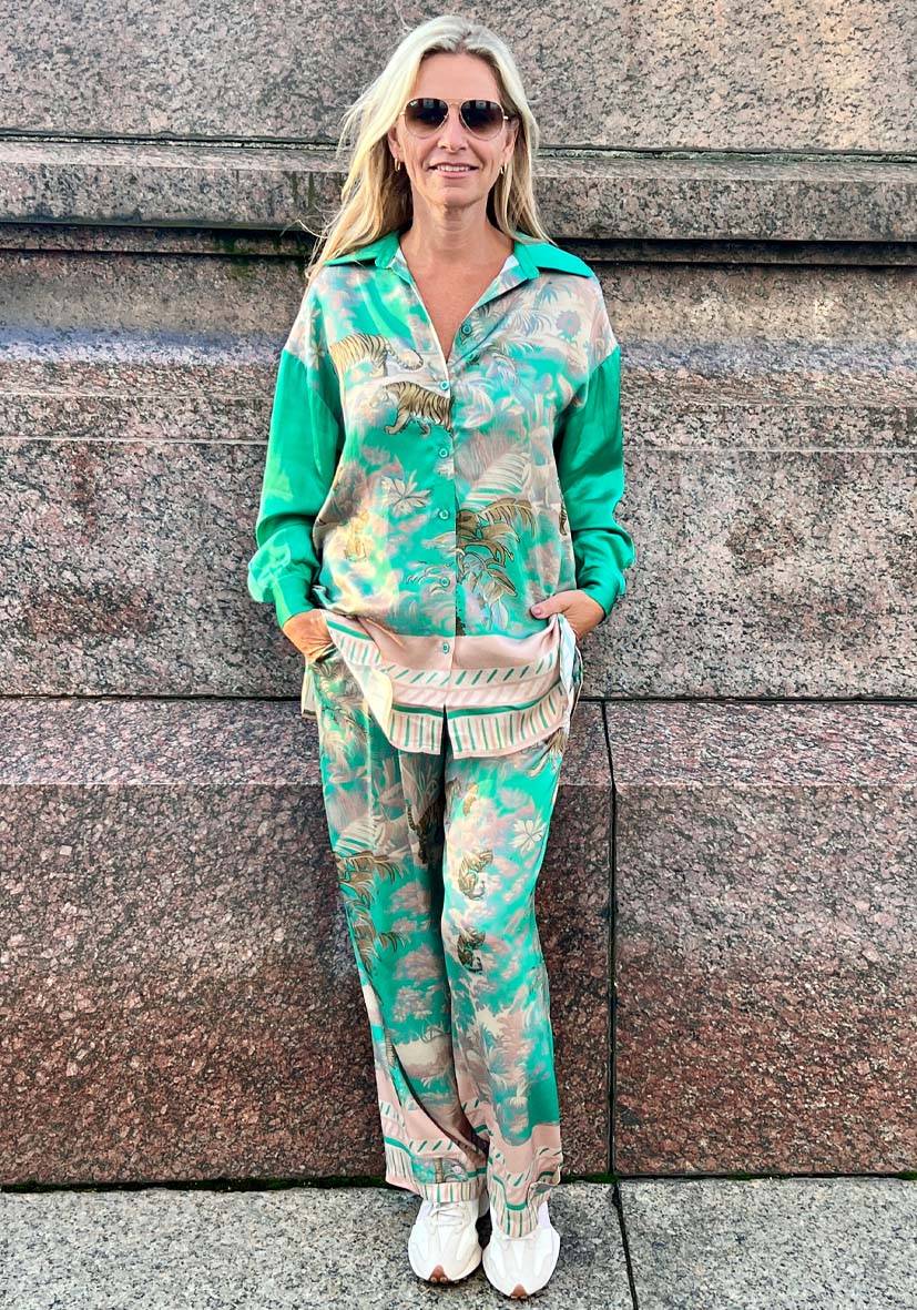 Miss Goodlife Blouse Tiger in the jungle – green Kostenlose Rückgabe