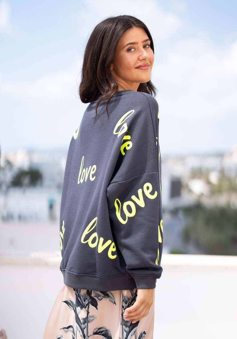 Miss Goodlife Roundneck Love Heartface Strass – anthracite Osterangebot