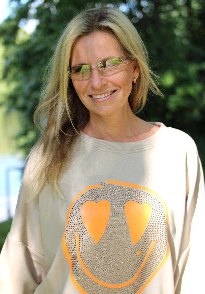 Miss Goodlife Roundneck Famous Heartface Strass – sand Lagerräumung