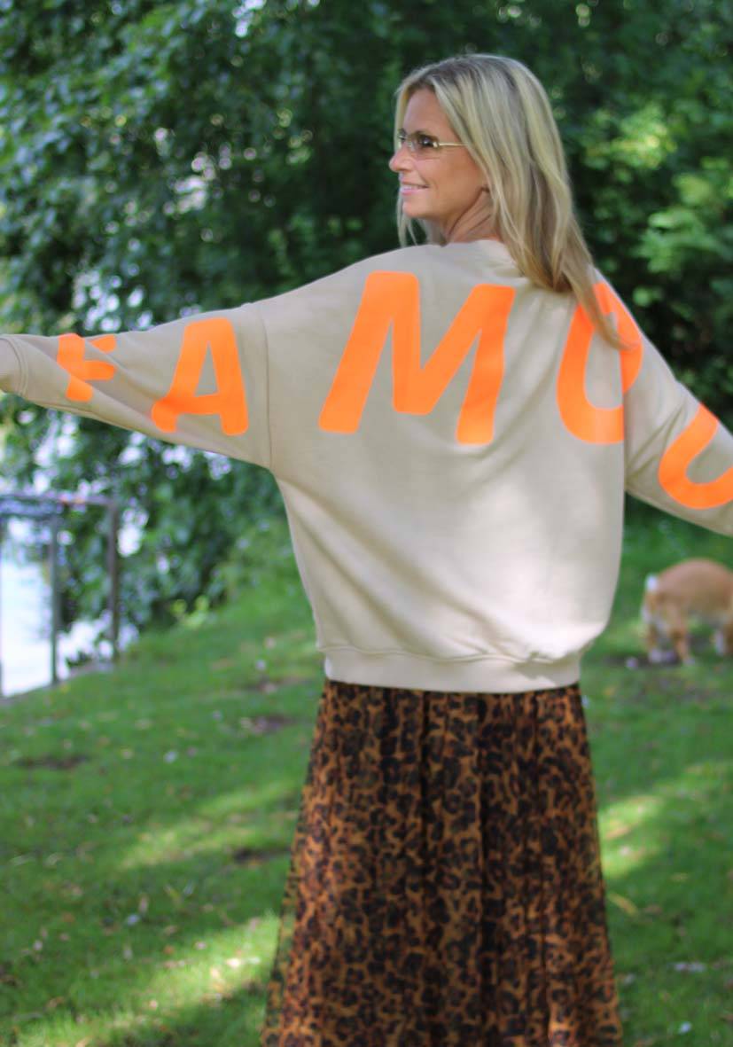 Miss Goodlife Roundneck Famous Heartface Strass – sand Lagerräumung