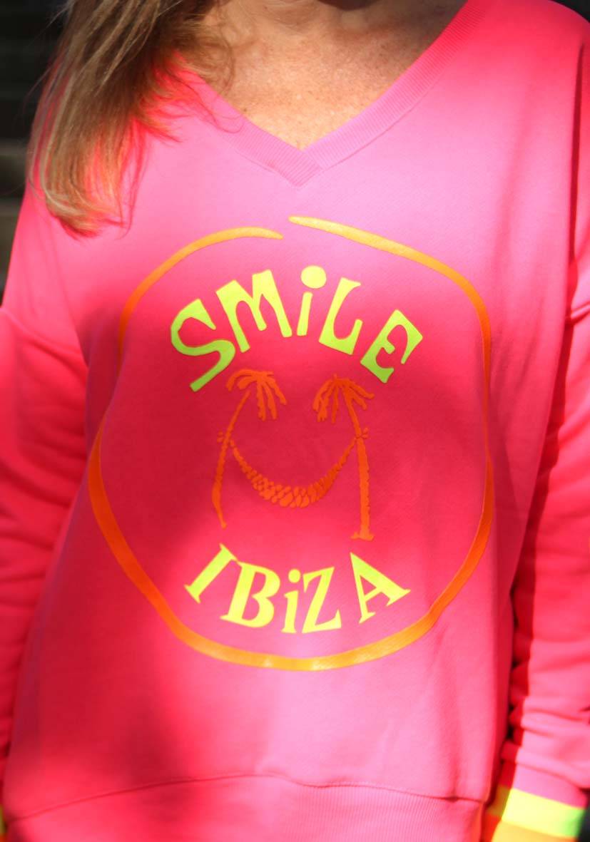 Miss Goodlife V-Neck Smile Ibiza – neonpink Letzte 2 Tage