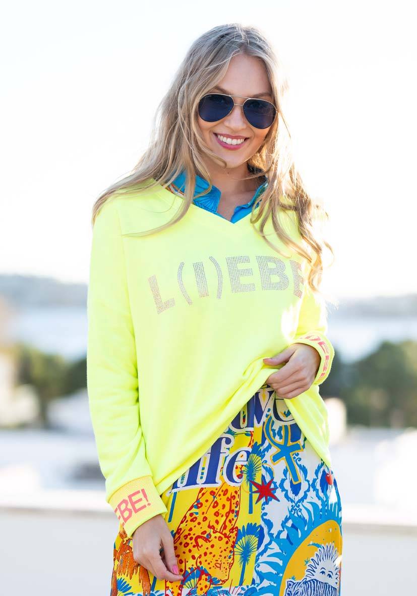 Miss Goodlife V-Neck L(i)ebe Strass – neonyellow/rose Nur noch ein Tag übrig