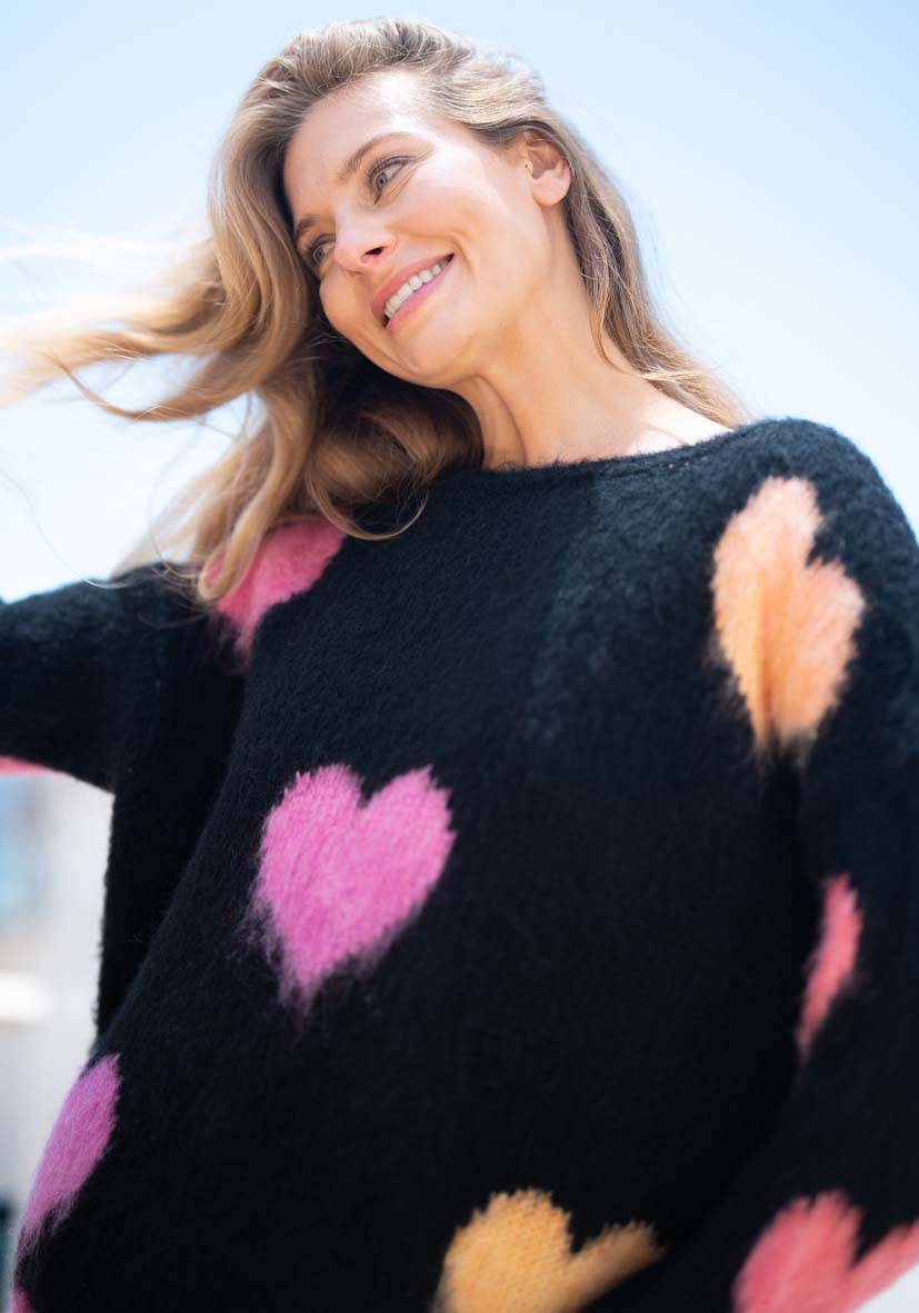 Miss Goodlife Pullover Hearts allover – black Lagerräumung