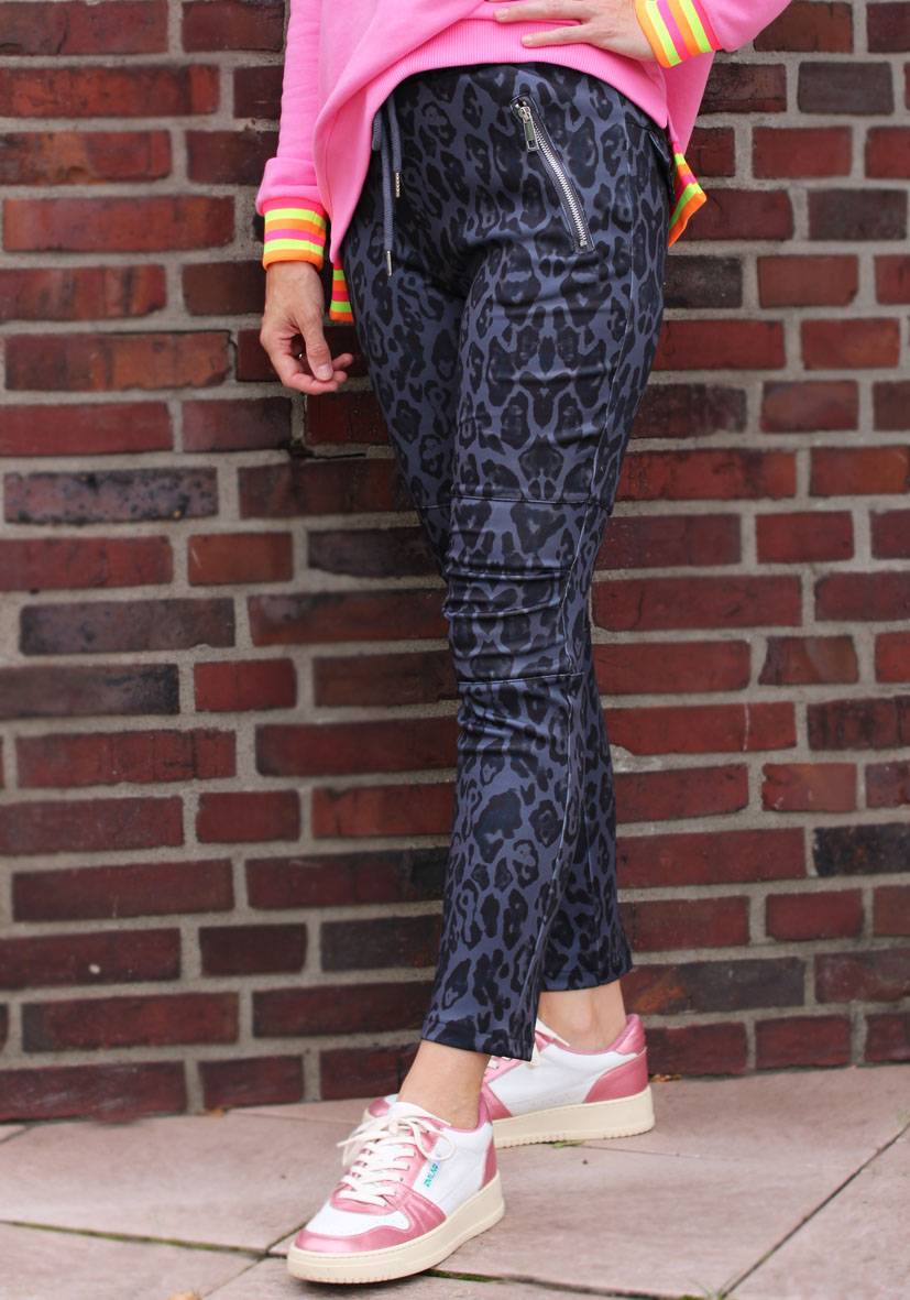 Miss Goodlife Jog-Pants Fancy Leo – anthracite Neuheiten