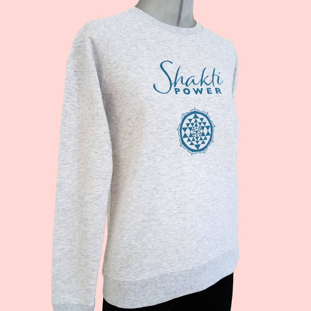 Natural Born Yogi Shakti Power – Sweatshirt JETZT KAUFEN
