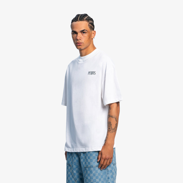 Pequs Chest Logo T-Shirt Nur für heute