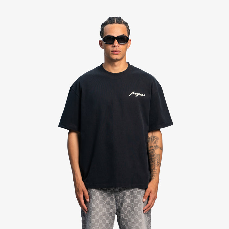 Pequs A Paradise Beach Club Back Logo T-Shirt 50% Rabatt mit kostenlosem Versand