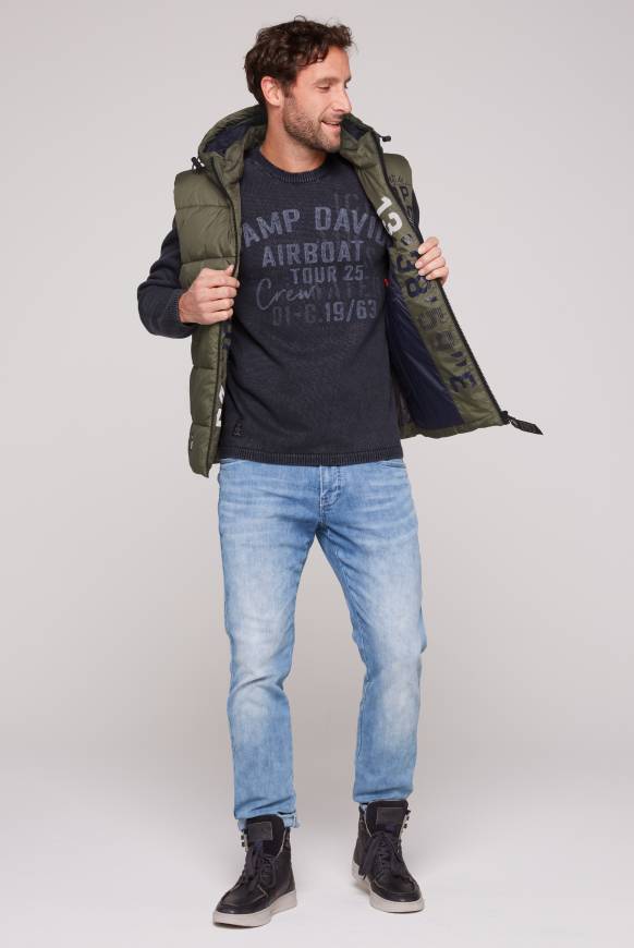 Soccx Steppweste mit Kapuze und Rücken-Print medium khaki Fabrik Onlineshop