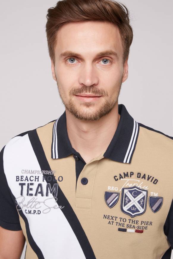 Soccx Pikee-Polo mit Color-Blocking und Artworks tan Meist gekauft