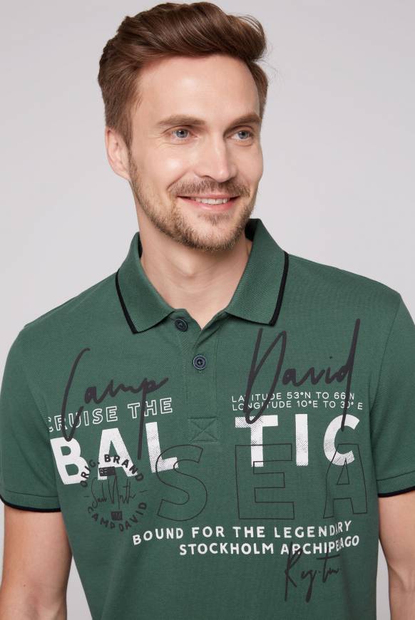 Soccx Poloshirt aus Pikee mit Rubber Print dark green Vierteljährliche Förderung