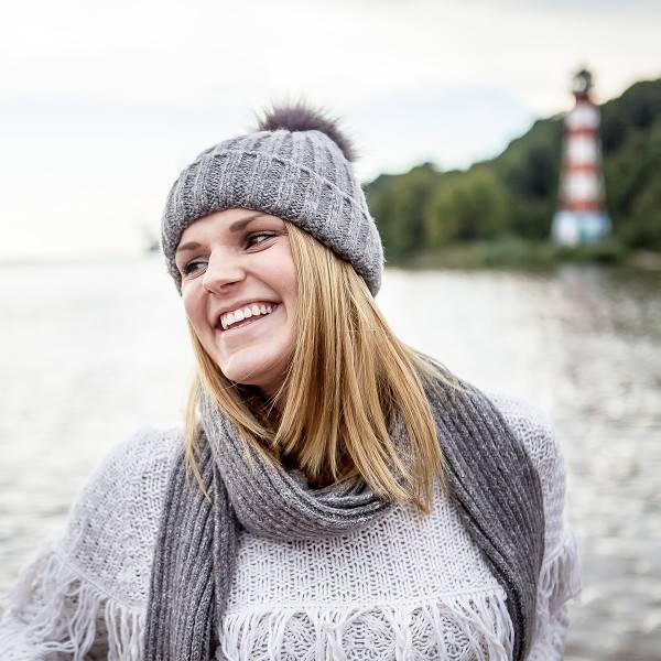 Sonia Originelli Bommelmütze Winter Strick Wolle Kunstfell Knopfverschluss Meliert Fabrik Onlineshop