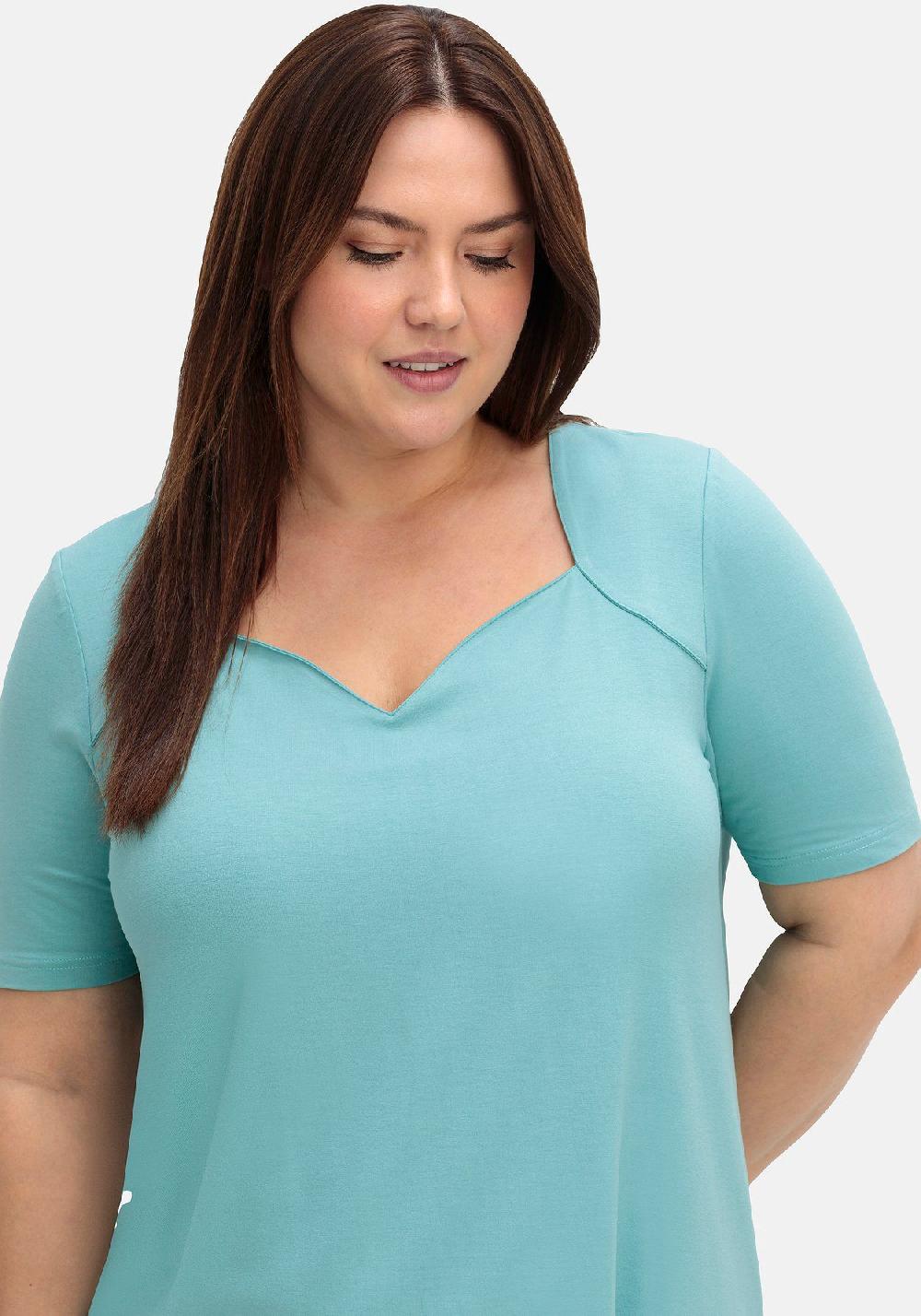 sheego T-Shirt mit herzförmigem Ausschnitt Großer Ausverkauf