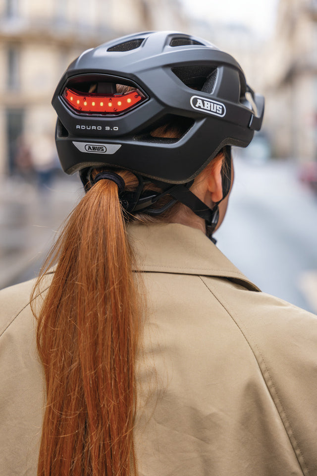 ABUS ABUS Aduro 3.0 LED Helm Urban race schwarz &vert; fahrrad.de Letzte 3 Tage