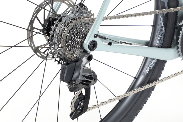 Haro Bikes Haro Bikes Buzzard Carbon 1 - Semi-Gloss Slate Blue Black Fade / White &vert; fahrrad.de Kostenlose Rückgabe