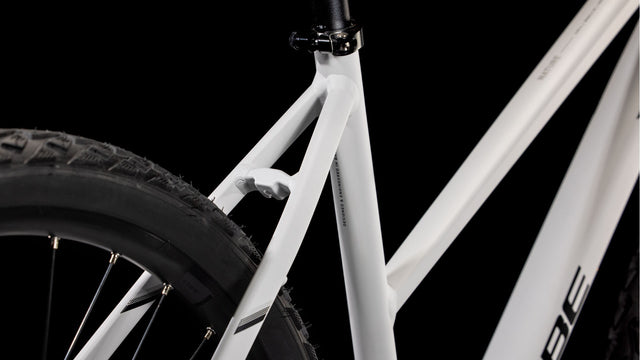 Cube Cube Nature Pro cotton´n´grey Trapez cotton´n´black (2025) &vert; fahrrad.de Kauf eins, bekomm eins gratis